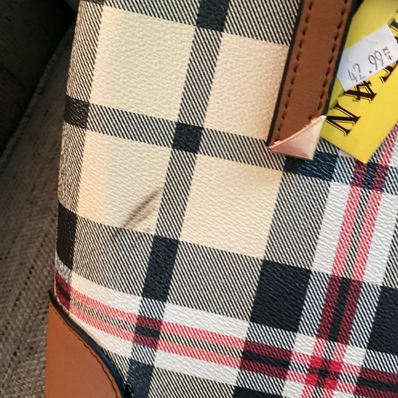 Stunning Plaid Handbag - Picture 12 of 12